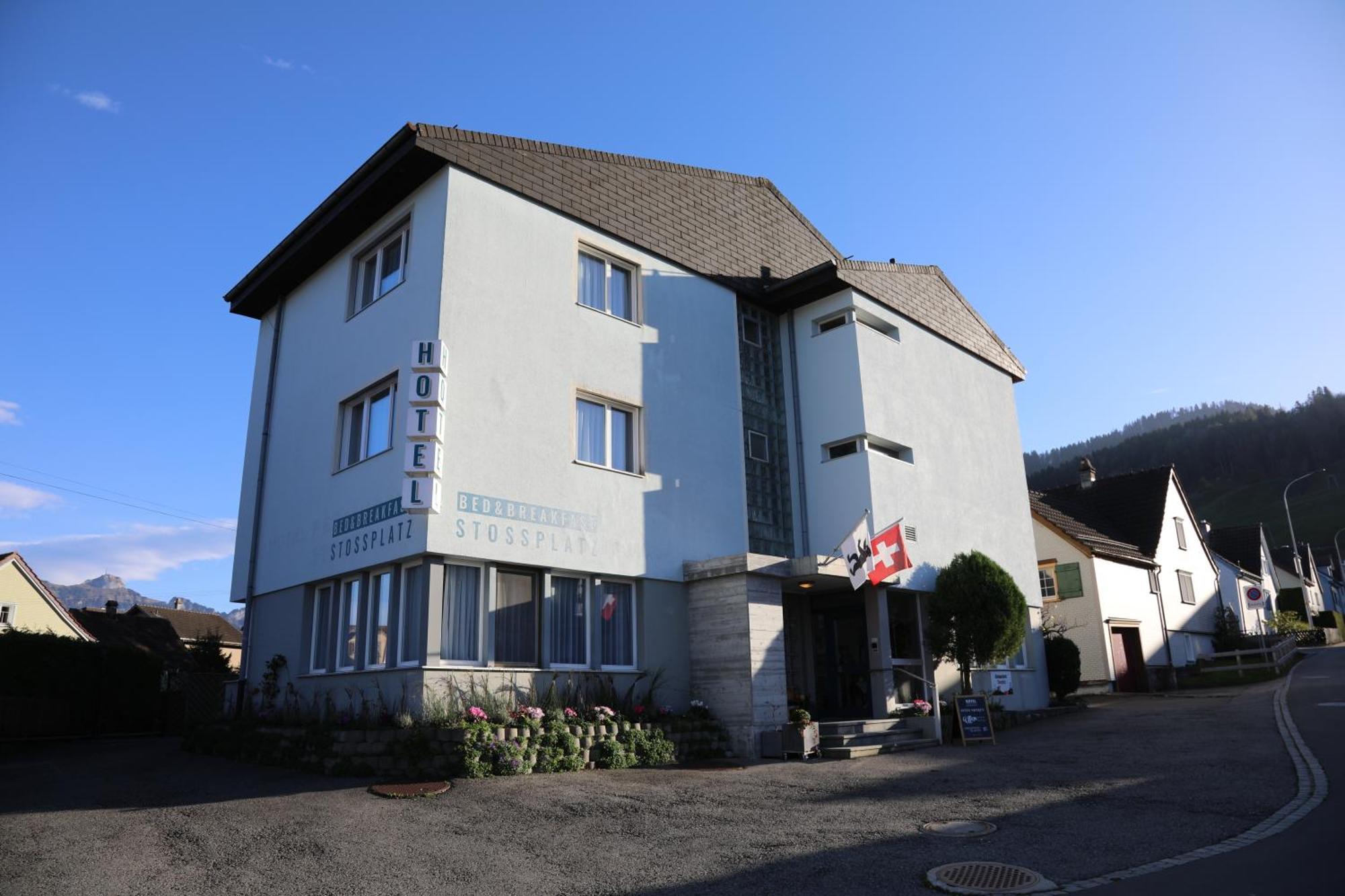 Hotel B&B Stossplatz อัพเพนเซลล์ ภายนอก รูปภาพ