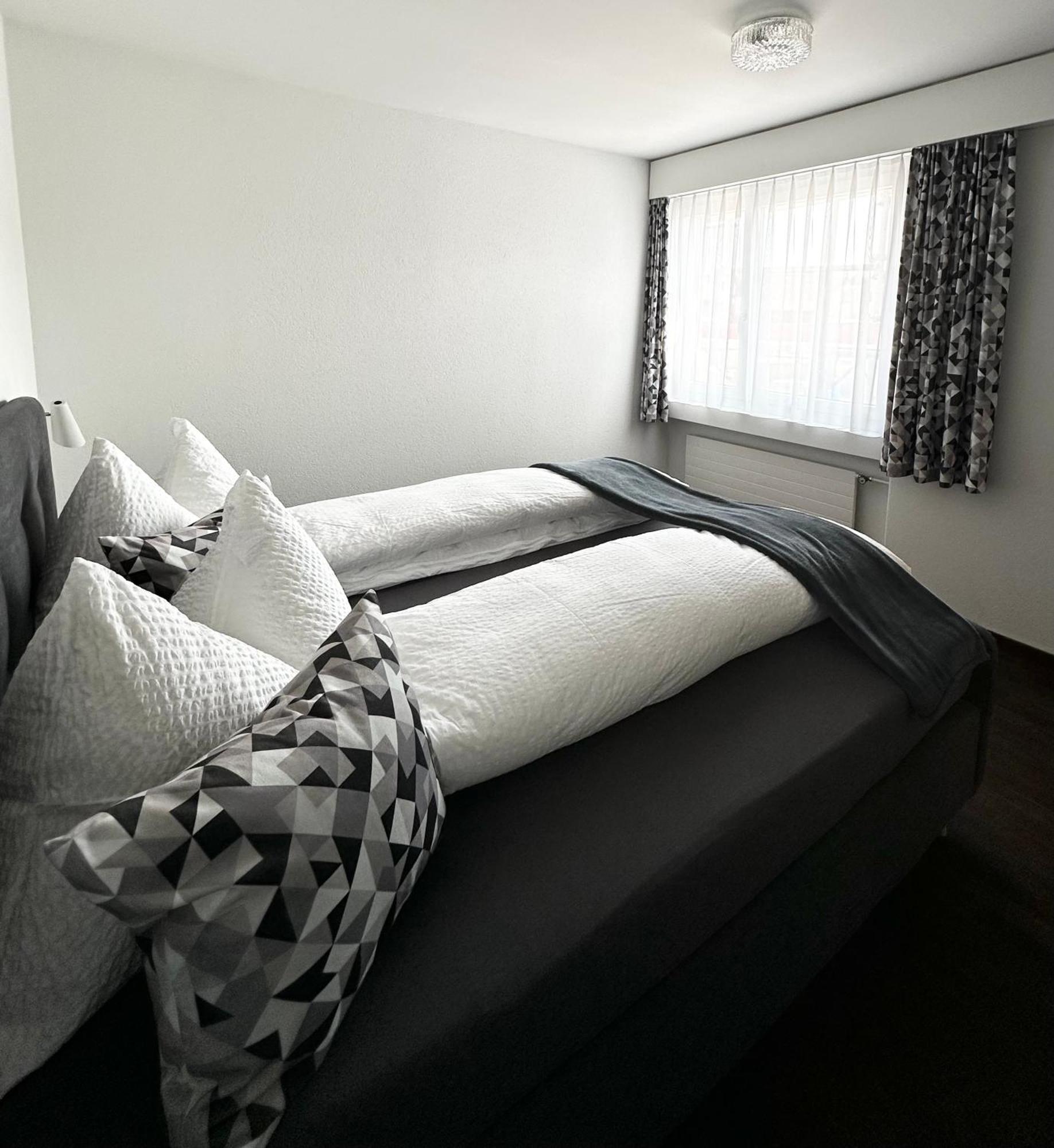 Hotel B&B Stossplatz อัพเพนเซลล์ ภายนอก รูปภาพ