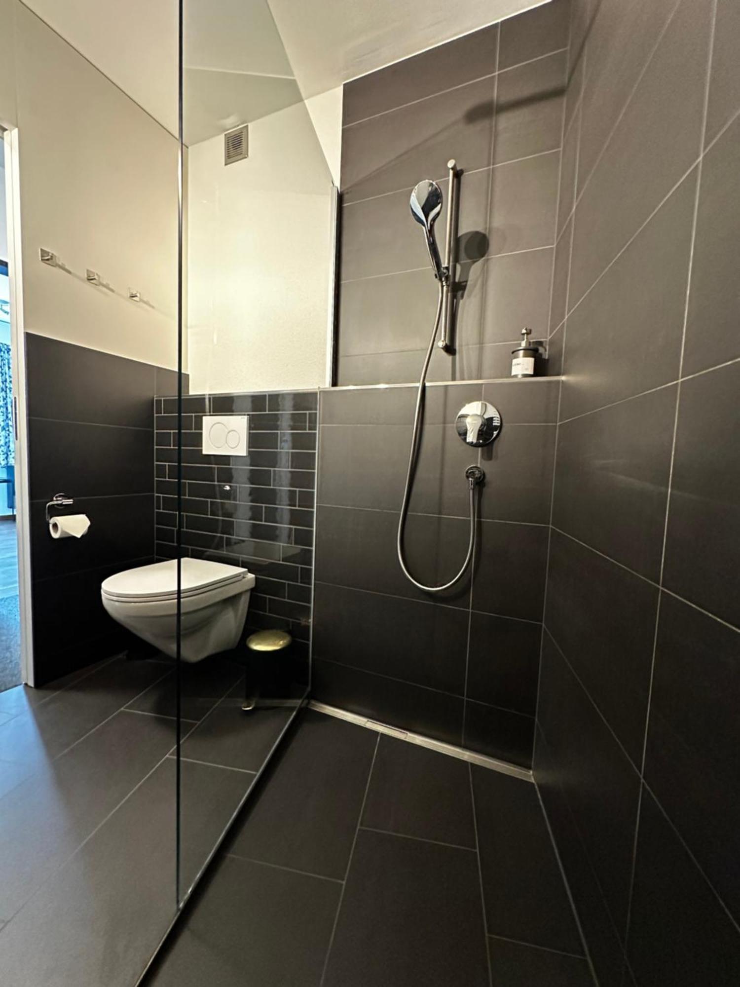 Hotel B&B Stossplatz อัพเพนเซลล์ ภายนอก รูปภาพ