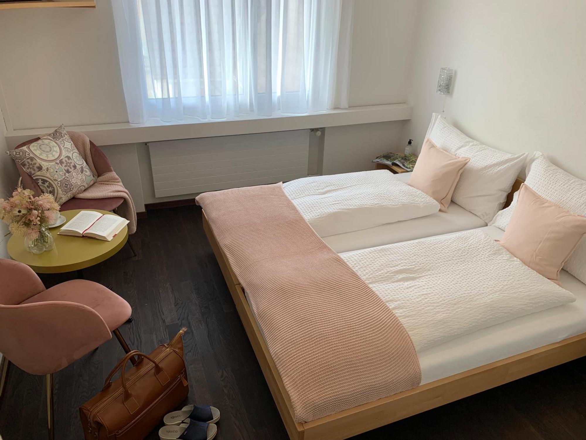 Hotel B&B Stossplatz อัพเพนเซลล์ ภายนอก รูปภาพ